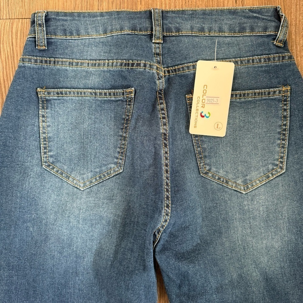 NWT Color Collections Flare Leg Distressed Ripped Jeans Large - Picture 4 of 7
